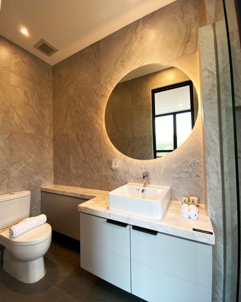 luxe-manor-12.jpg