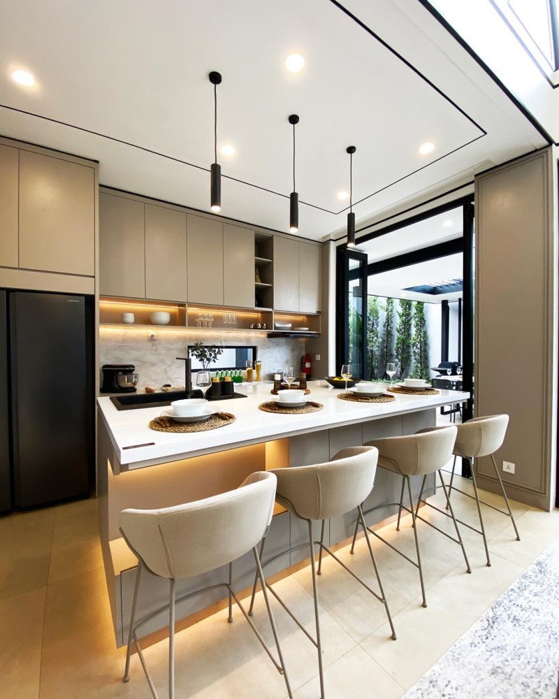 luxe-manor-3.jpg