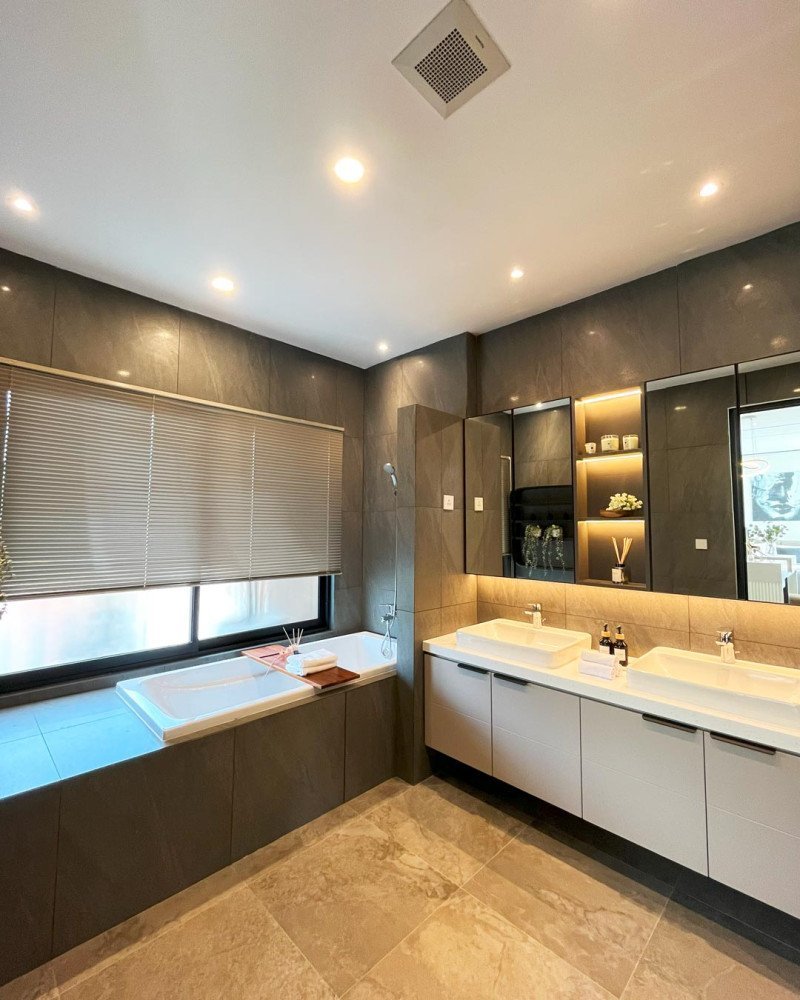 luxe-manor-8.jpg